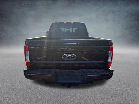 Used 2017 Ford F250 Lariat w/ Chrome Package AWD/4WD image 6