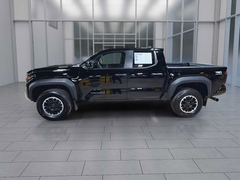 Used 2024 Toyota Tacoma TRD Off-Road AWD/4WD image 5