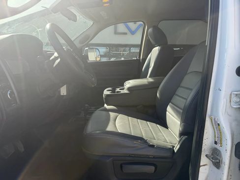 Used 2018 RAM 3500 Tradesman w/ Chrome Appearance Group image 15