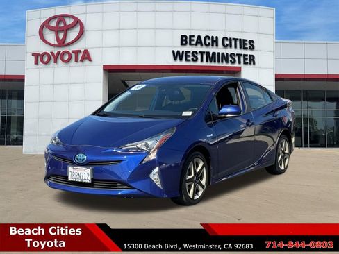 Used 2016 Toyota Prius Three Touring w/ Preferred Accessory Package image 6