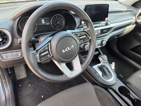 Used 2024 Kia Forte LXS FWD image 4