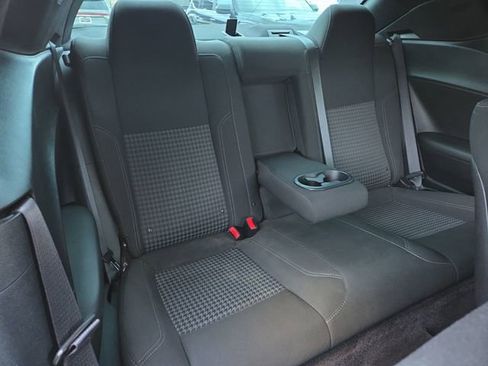 Used 2016 Dodge Challenger SXT image 14