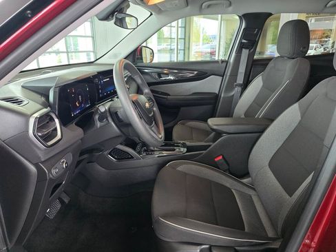 Used 2025 Chevrolet TrailBlazer LT AWD/4WD image 18