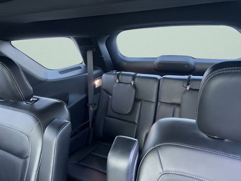 Used 2020 Ford Explorer Limited w/ Class III Trailer Tow Package image 16