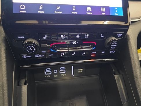 New 2025 Jeep Grand Cherokee Limited image 19