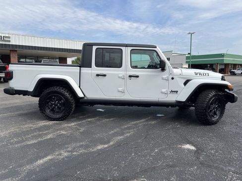 Used 2021 Jeep Gladiator Willys image 5