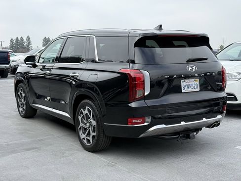 Used 2022 Hyundai Palisade Calligraphy image 2