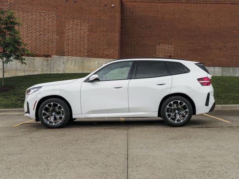 Used 2025 BMW X3 xDrive30i w/ M Sport Package AWD/4WD image 6