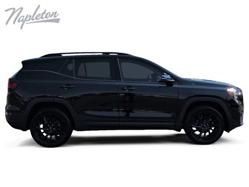 Used 2024 GMC Terrain SLT w/ Elevation Edition AWD/4WD image 7
