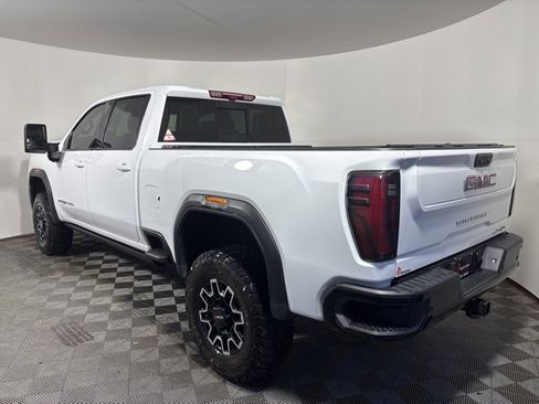Used 2025 GMC Sierra 2500 AT4X image 4