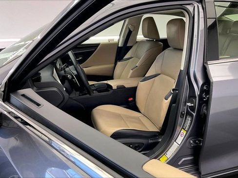 Used 2019 Lexus ES 300h w/ Premium Package FWD image 15