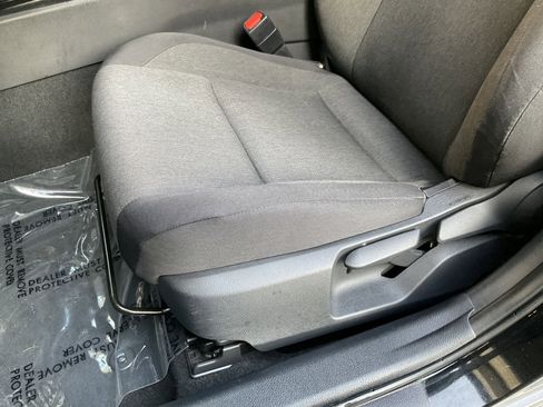 Used 2025 Toyota Camry LE image 31