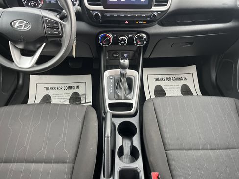 Used 2021 Hyundai Venue SE image 12