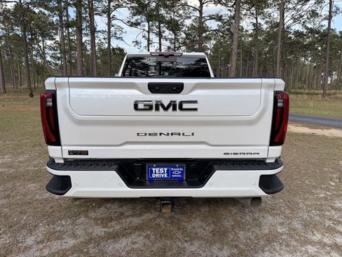 Used 2025 GMC Sierra 3500 Denali Ultimate AWD/4WD image 4