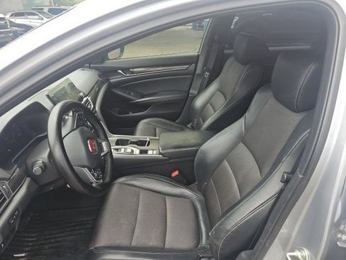 Used 2018 Honda Accord Sport image 7