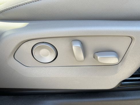 New 2026 GMC Sierra 2500 SLT w/ SLT Premium Package image 18