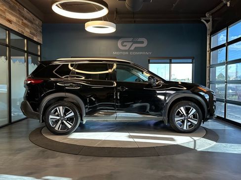 Used 2023 Nissan Rogue SL w/ SL Premium Package AWD/4WD image 2