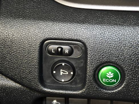 Used 2022 Honda Pilot Sport image 34