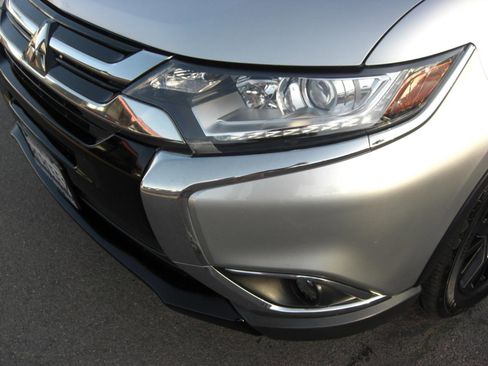 Used 2018 Mitsubishi Outlander LE image 9