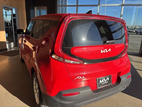 Certified 2022 Kia Soul LX w/ Technology Package image 9