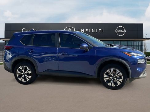 Used 2023 Nissan Rogue SV image 4