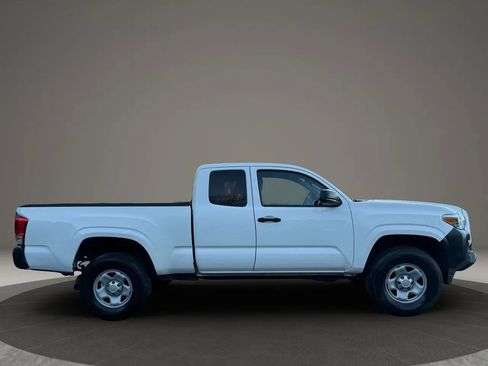 Used 2019 Toyota Tacoma SR image 11
