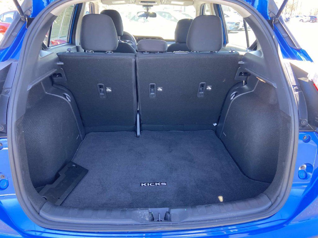 Used 2025 Nissan Kicks Play S FWD image 11