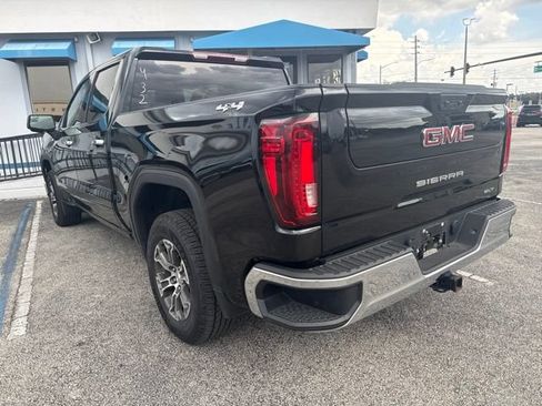 Used 2025 GMC Sierra 1500 SLT AWD/4WD image 6