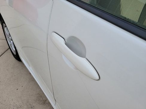 Used 2018 Toyota Prius Four image 11