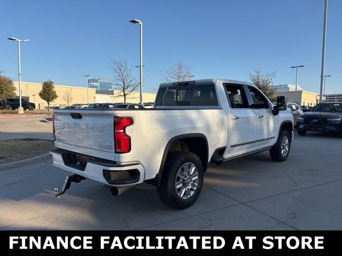 Used 2024 Chevrolet Silverado 2500 High Country w/ Technology Package image 5