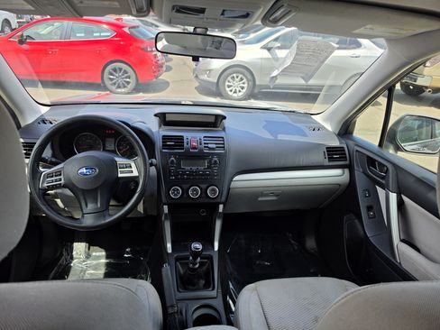 Used 2014 Subaru Forester 2.5i AWD/4WD image 23