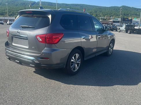 Used 2019 Nissan Pathfinder SV FWD image 4