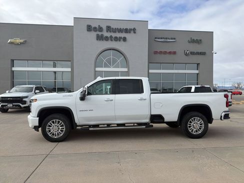 Used 2022 Chevrolet Silverado 3500 High Country image 2