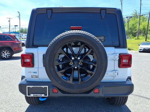 Used 2023 Jeep Wrangler Unlimited Sahara w/ Cold Weather Group AWD/4WD image 6