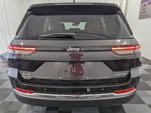 Used 2024 Jeep Grand Cherokee Limited w/ Trailer Tow Package AWD/4WD image 9