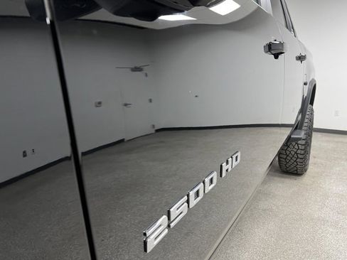 Used 2024 Chevrolet Silverado 2500 ZR2 w/ Technology Package image 13