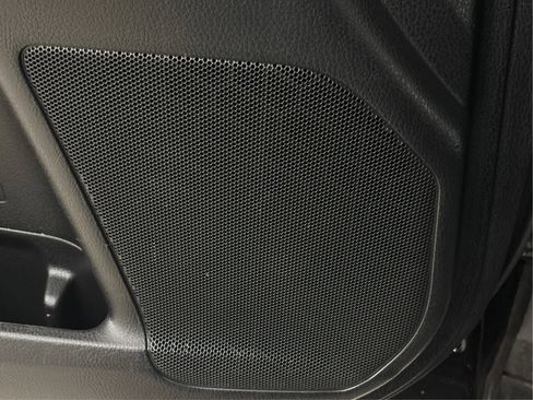 Used 2018 Toyota Highlander LE image 38