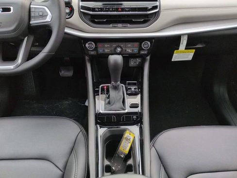 New 2026 Jeep Compass Limited image 18