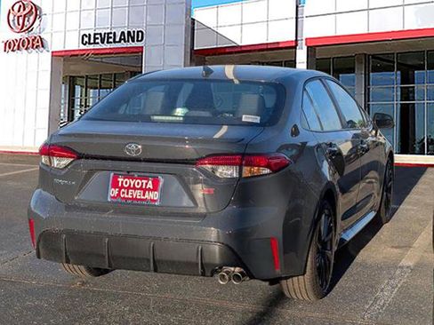 Used 2025 Toyota Corolla SE image 7