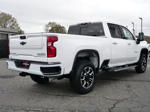 Used 2022 Chevrolet Silverado 3500 High Country image 22