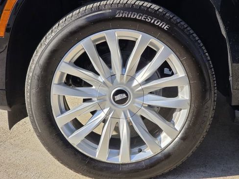 Used 2026 Cadillac Escalade 2WD image 9