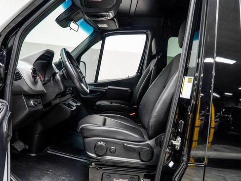 Used 2022 Mercedes-Benz Sprinter 2500 image 33