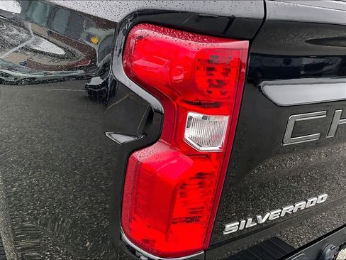 Used 2023 Chevrolet Silverado 1500 LT image 33