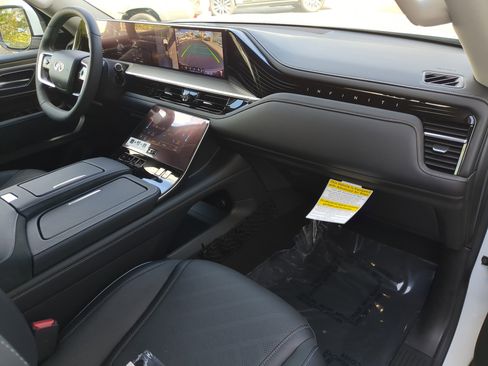 New 2026 INFINITI QX80 Luxe w/ Cargo Package image 11