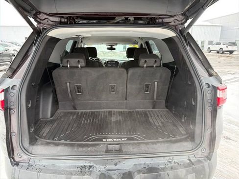 Used 2020 Chevrolet Traverse LT image 25