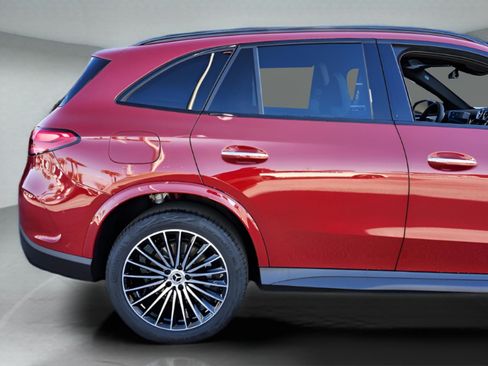 New 2026 Mercedes-Benz GLC 300 image 33