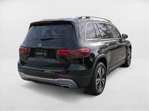 New 2025 Mercedes-Benz GLB 250 image 2