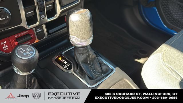 Used 2024 Jeep Wrangler Unlimited AWD/4WD image 17