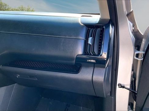 Certified 2024 Nissan Pathfinder SV FWD image 25