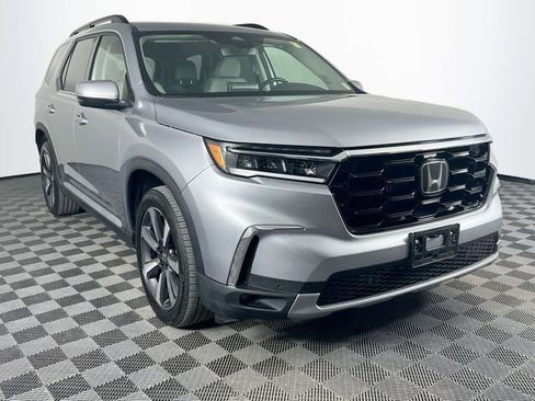 Certified 2023 Honda Pilot Touring image 9